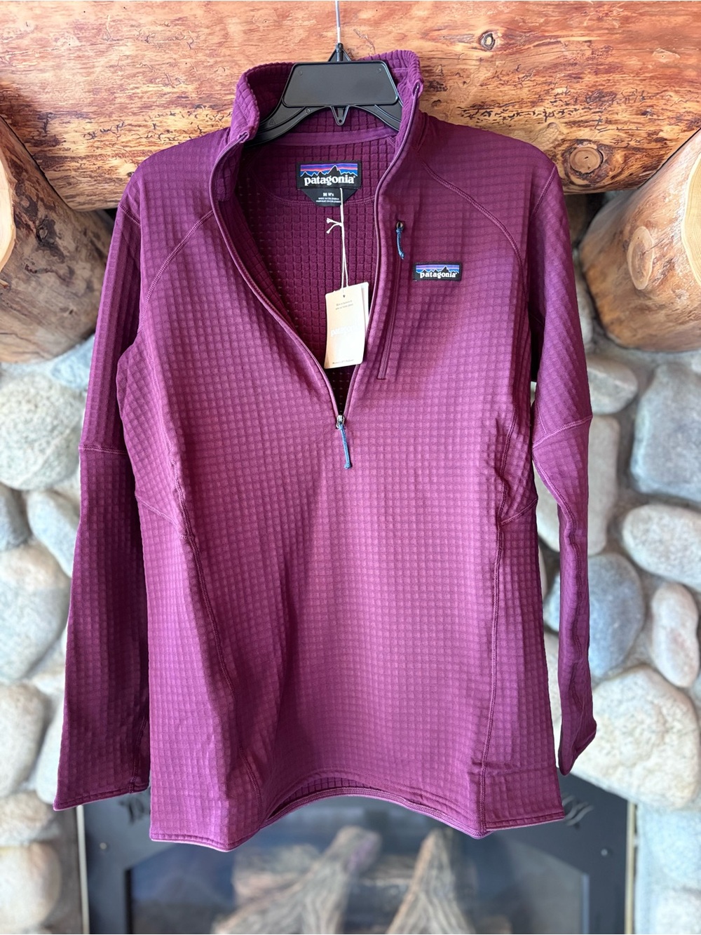 Patagonia Women's R1 Quarter-Zip Fleece Pullover in Night Plum - Picture 3 of 6